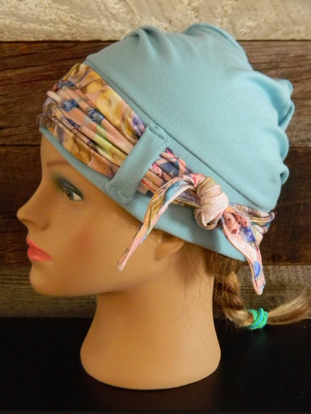 Chapeau bleu pâle, bandeau long
